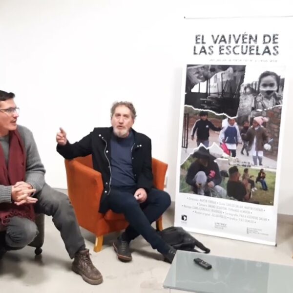 EL VAIVÉN DE LAS ESCUELAS, entre el silencio y las palabras