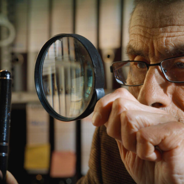 El Agente Topo, se pone a investigar